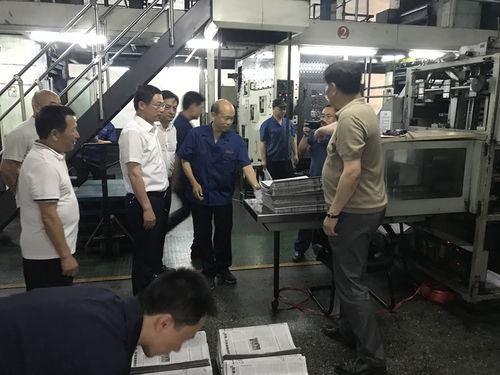 筑牢安全防線 確保兩會出版——姜協軍、鄒繼紅赴印廠一線檢查指導工作